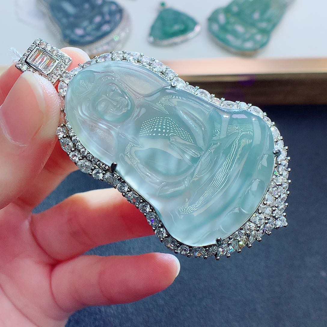 翡翠颈饰未镶嵌翡翠