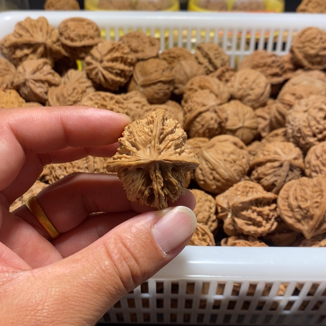 ****饭文玩核桃吊坠核桃异形