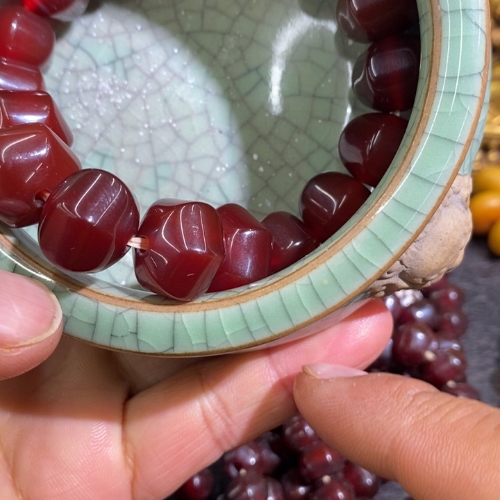 手工雕刻，镂空，嗯，自然开片。