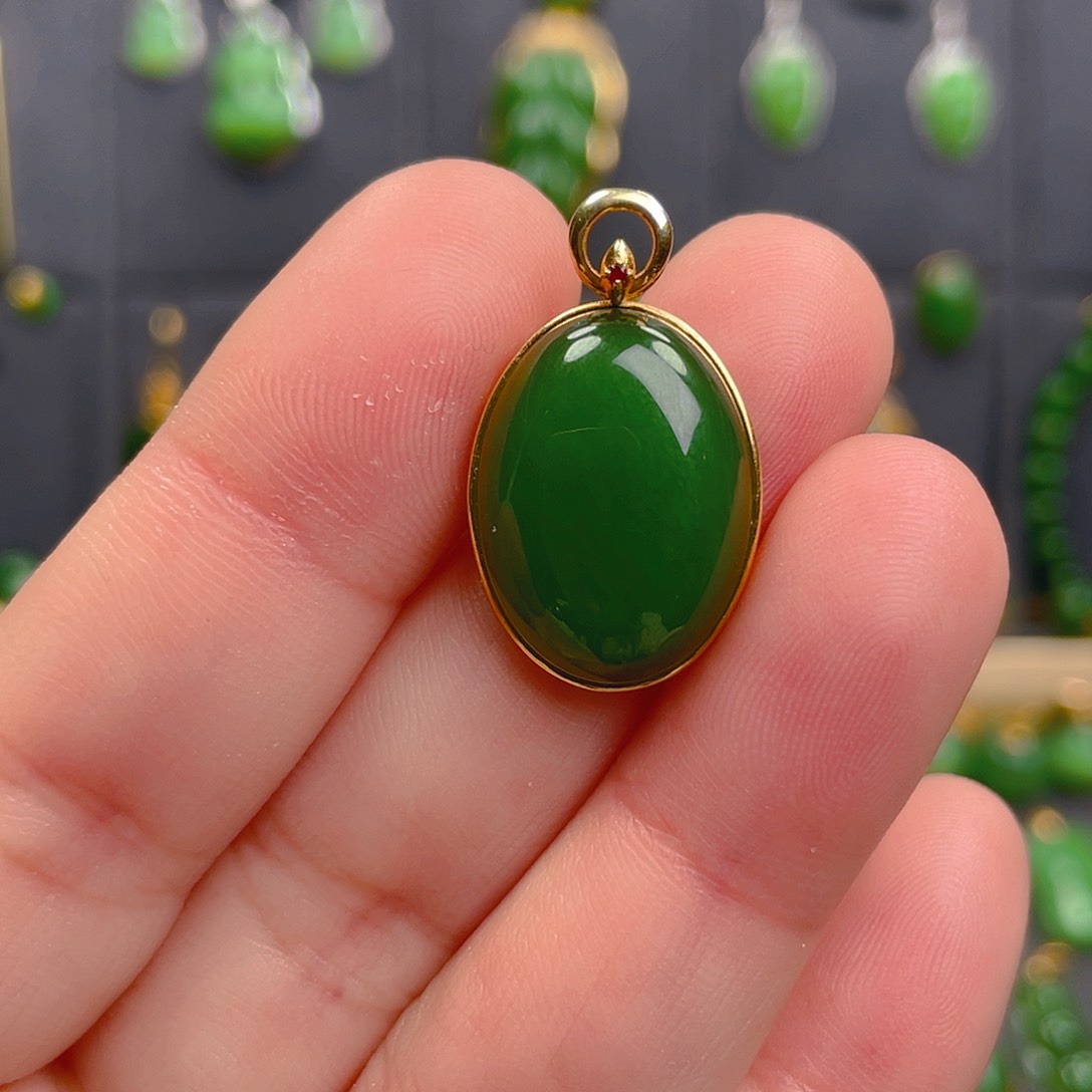 和田玉（碧玉）吊坠(不含链)18K金镶嵌1200
