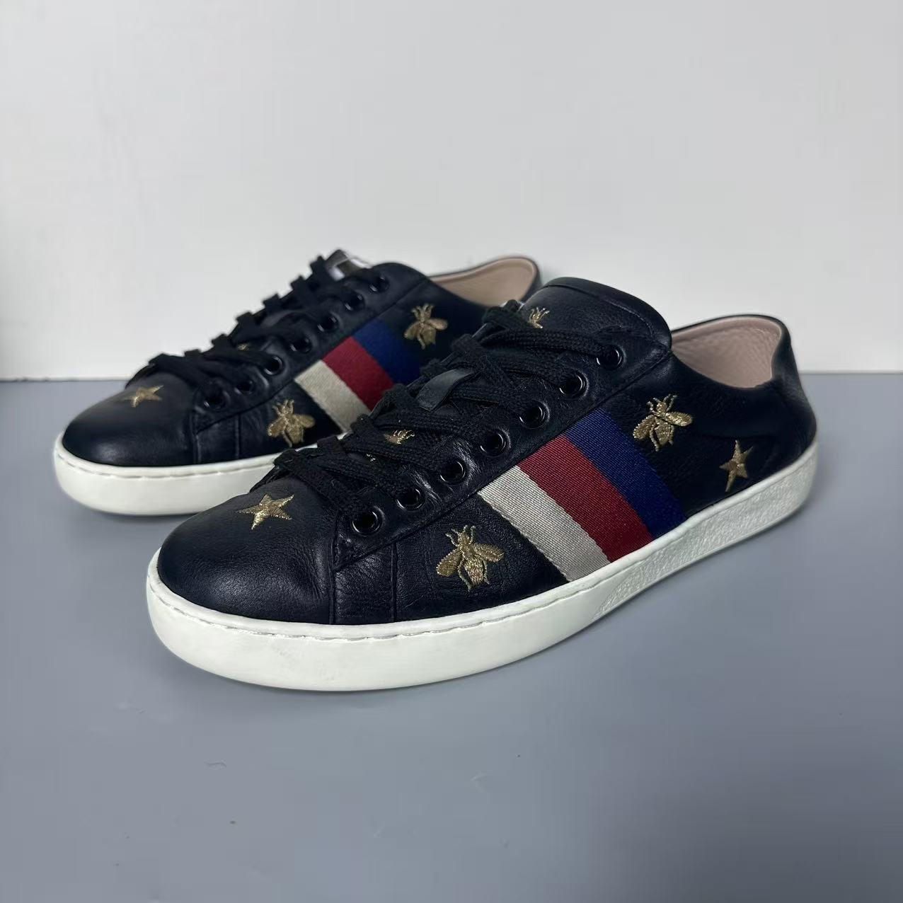 95新 GUCCI/古驰 ACE 黑色烫金蜜蜂 男士时尚板鞋 40码 lz328