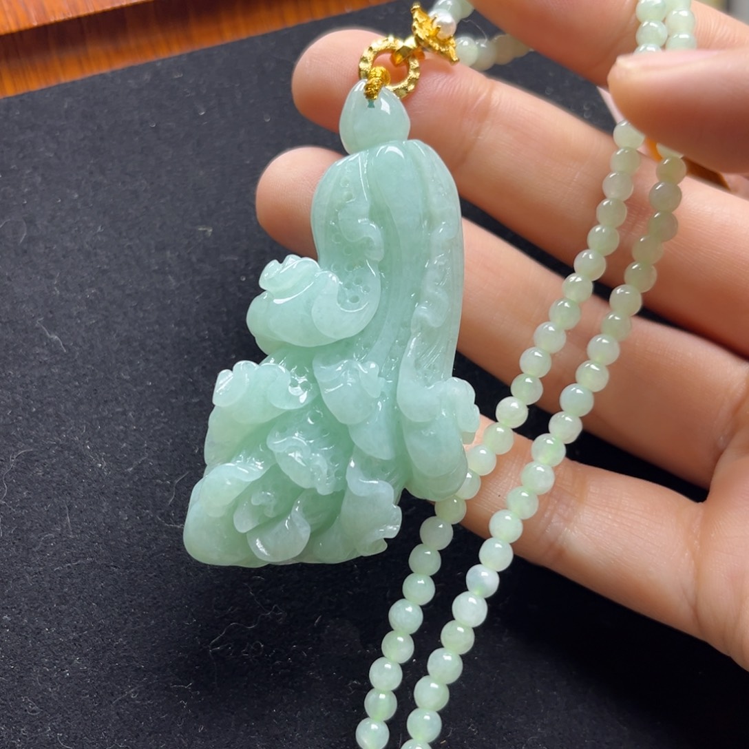 翡翠未镶嵌颈饰生财