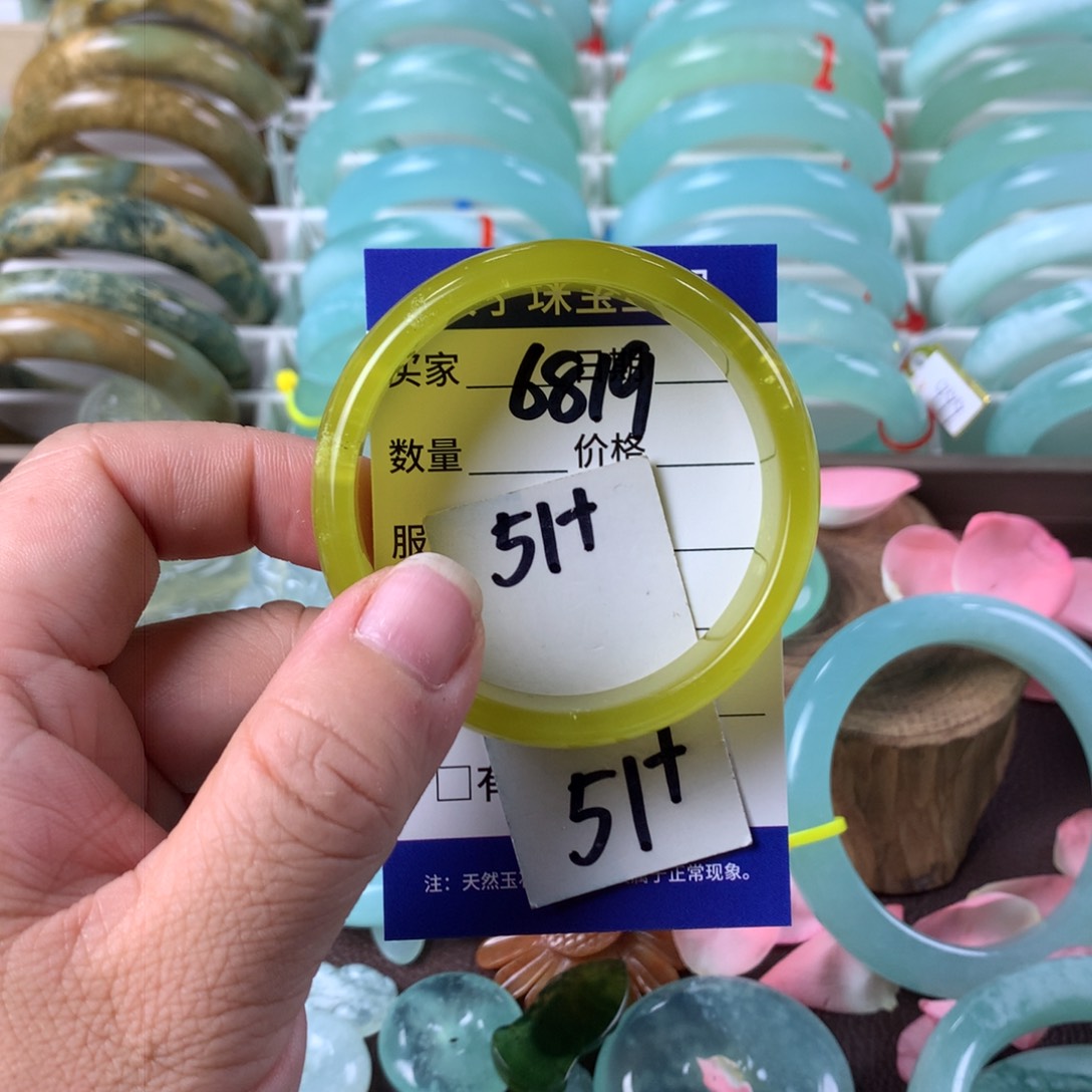 蛇纹石玉手镯未镶嵌6819