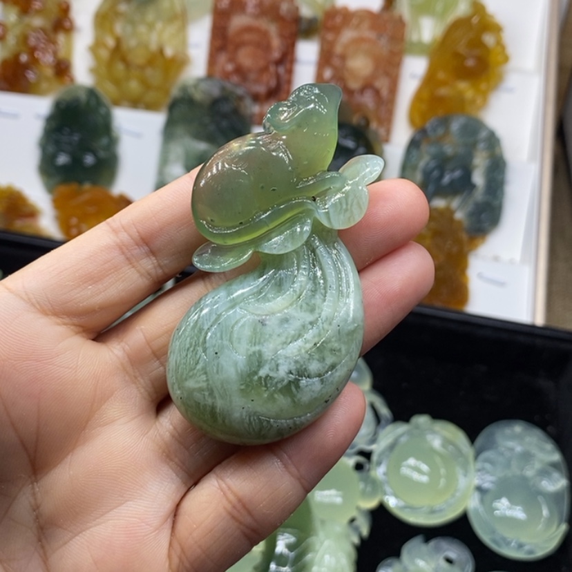 【闪购商品】未镶嵌蛇纹石玉颈饰