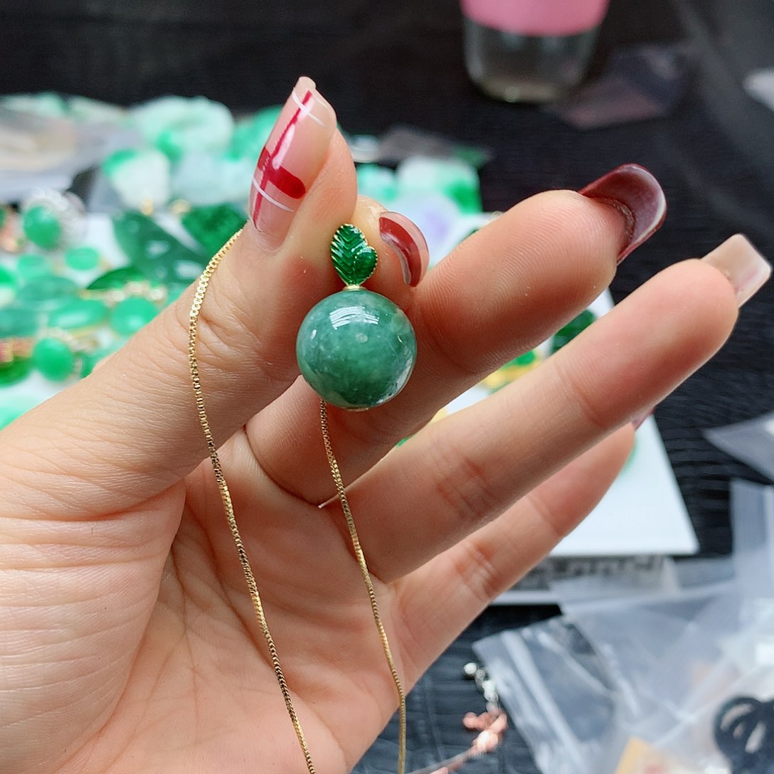 【闪购商品】翡翠吊坠(赠链)合金