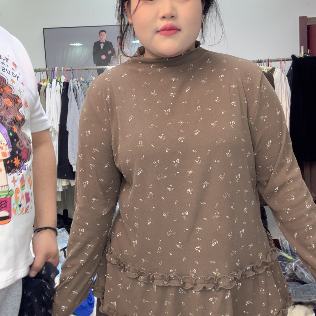 咖色碎花打底衫2xl