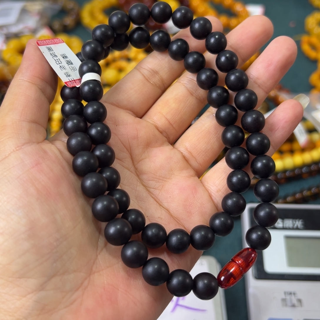 未镶嵌琥珀珠宝奇石400