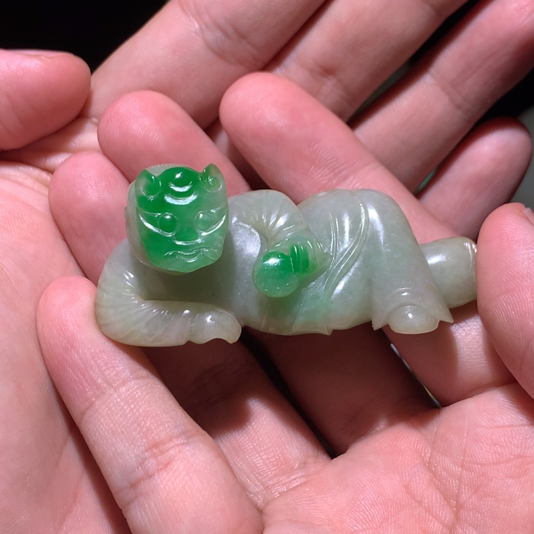 翡翠挂件未镶嵌黎*