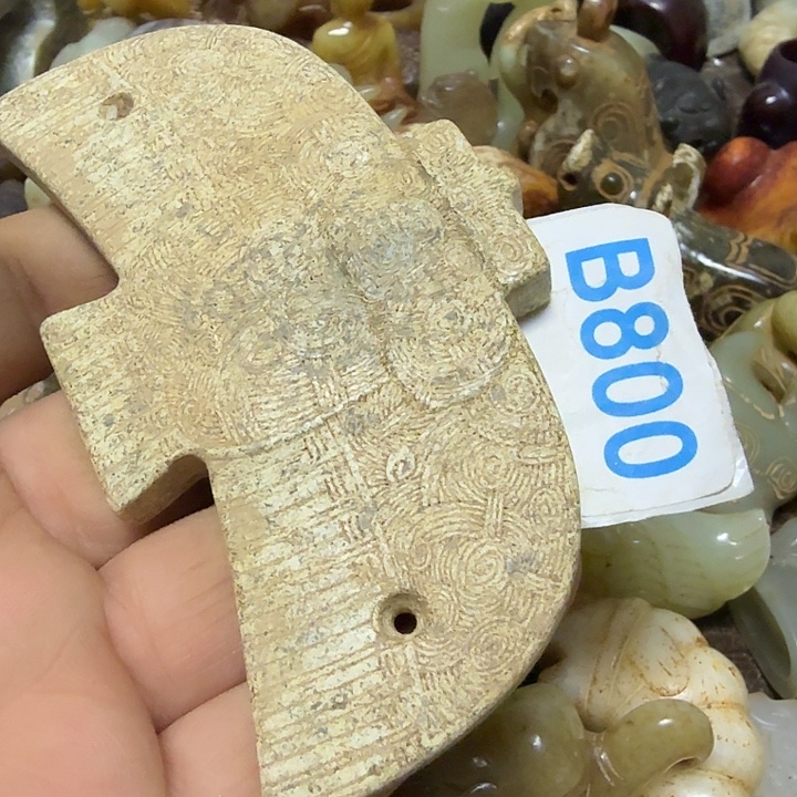 笑***～透闪石-蛇纹石玉未镶嵌颈饰