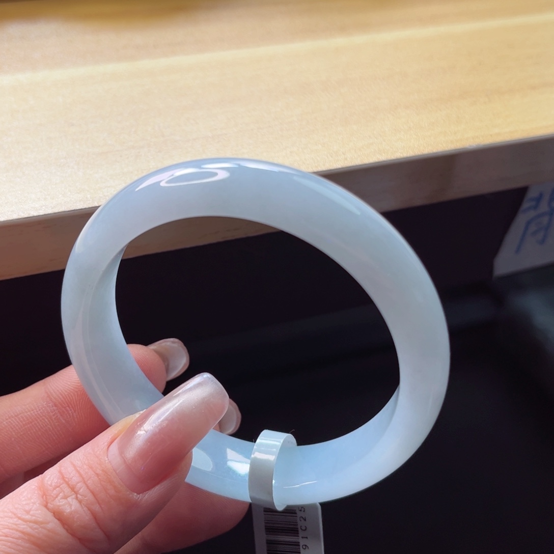 翡翠手镯未镶嵌手镯