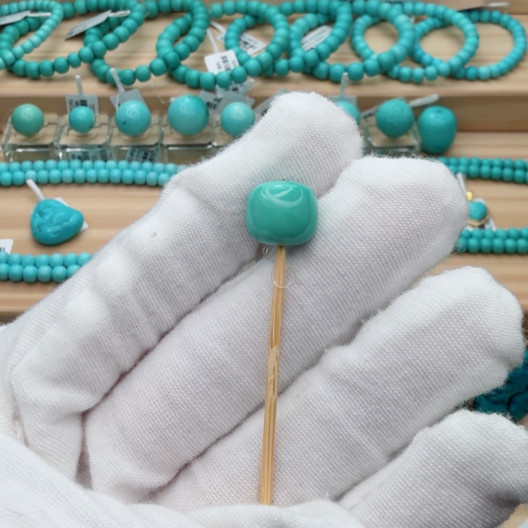 绿松石未镶嵌珠宝奇石