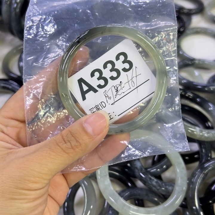 阿***默蛇纹石玉未镶嵌手镯