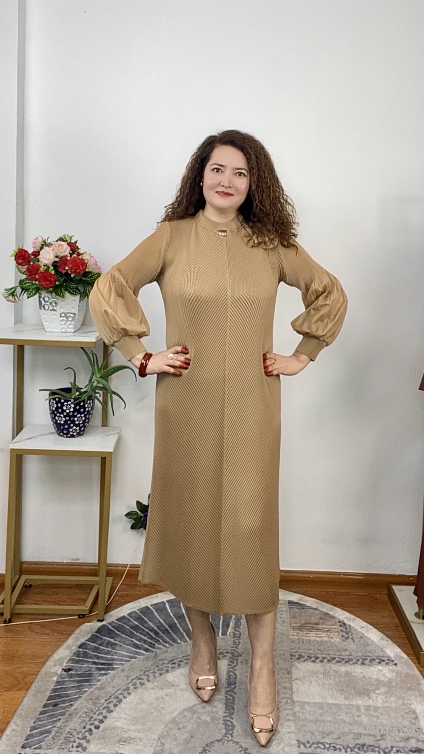 【AYTU】龙鳞褶时尚百搭圆领立体花朵宽松设计感连衣裙