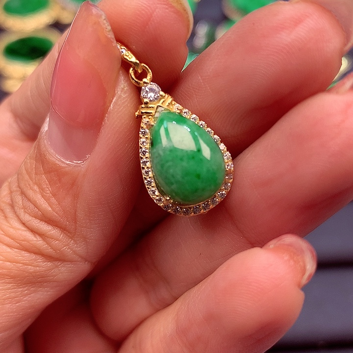 翡翠颈饰银S925镶嵌翡翠