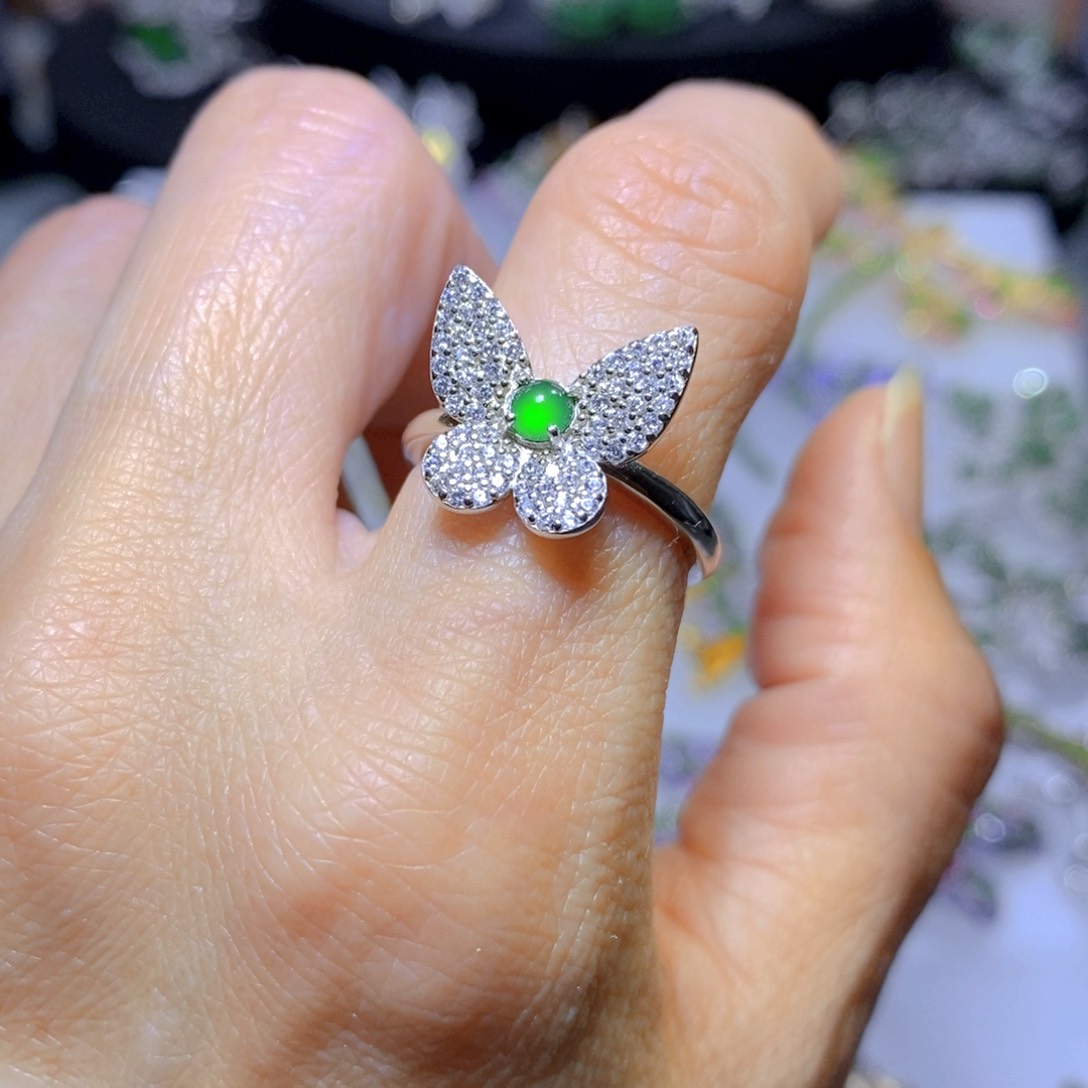 翡翠颈饰银S925镶嵌天然翡翠