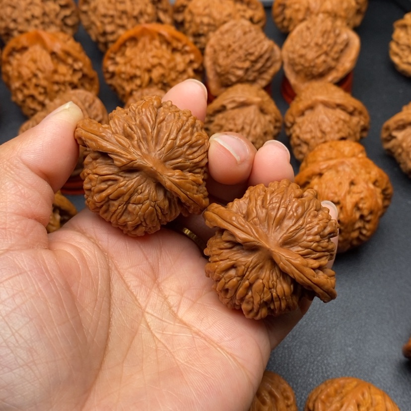 【闪购商品】文玩核桃把件四座楼44