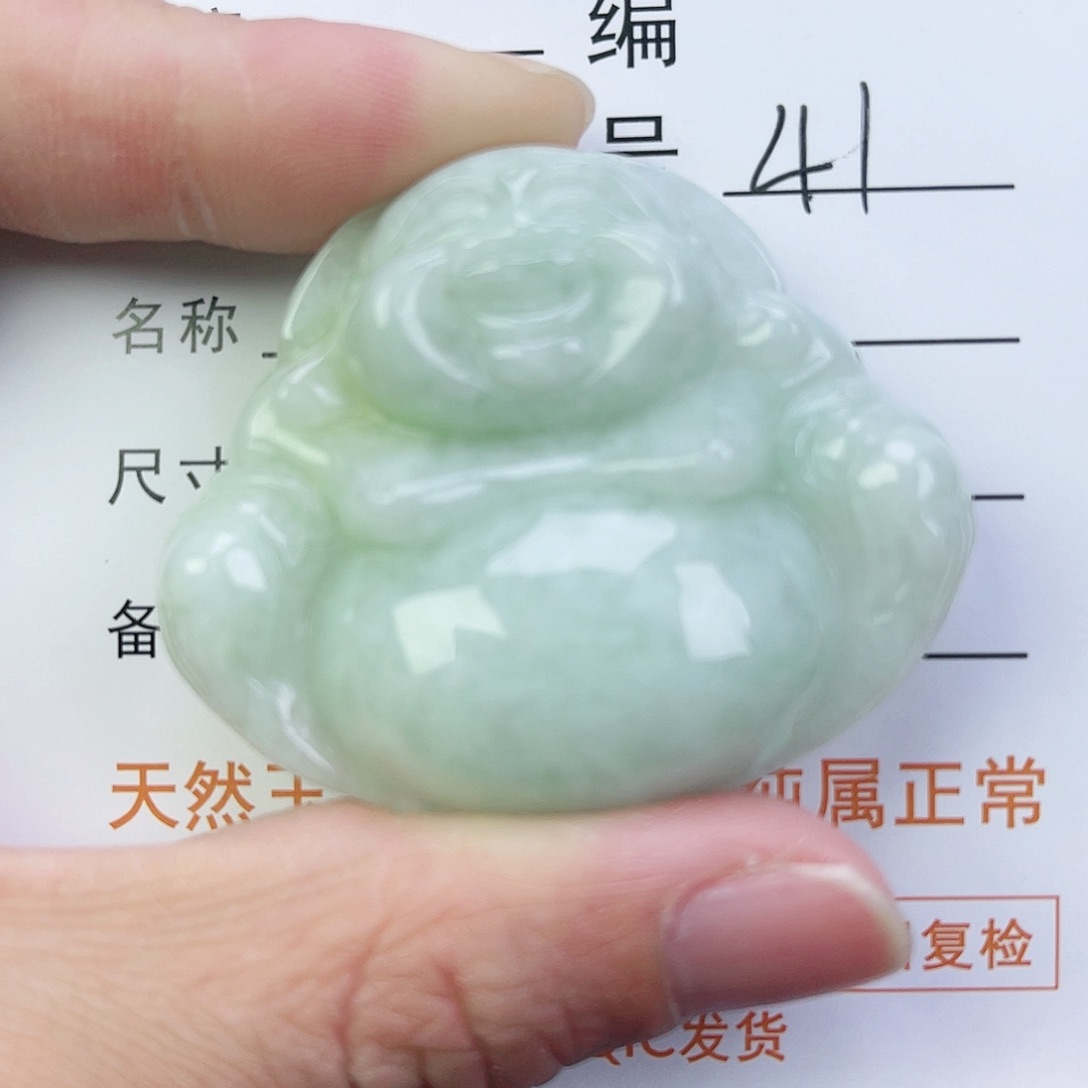 翡翠颈饰未镶嵌佛公瑕疵