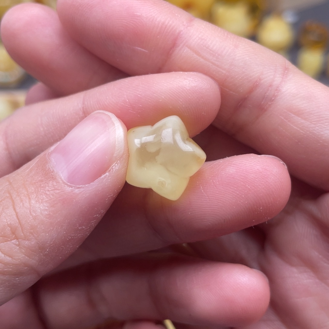 未镶嵌琥珀裸石蜜蜡