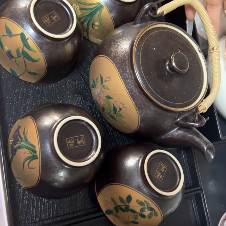 盖碗瓷器直播放漏中