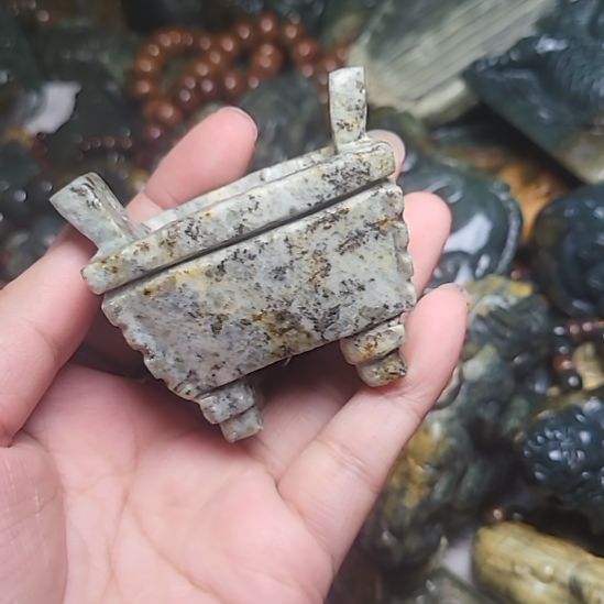 岫岩河磨玉（透闪石质玉）未镶嵌挂件