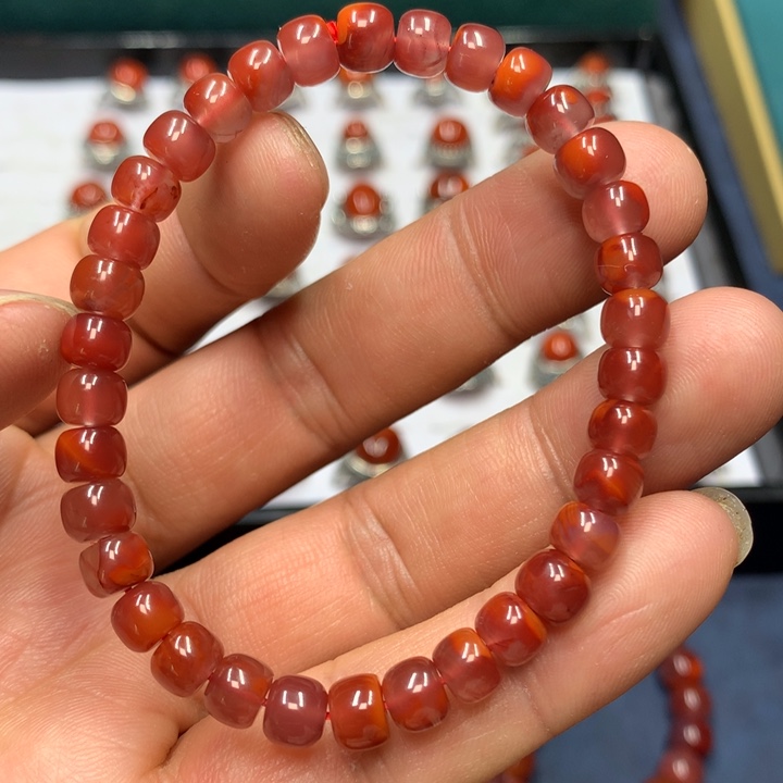 南红玛瑙手串未镶嵌6.8m m