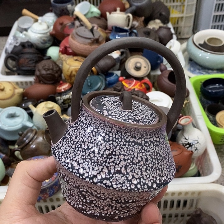 陶瓷艺术品及陶瓷壶