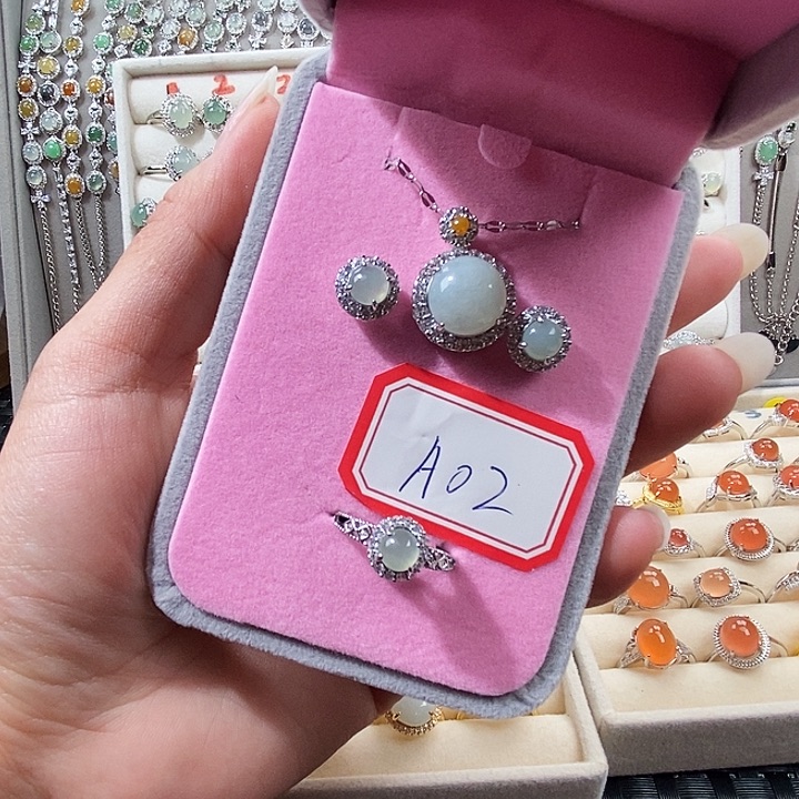 翡翠未镶嵌戒指缅甸