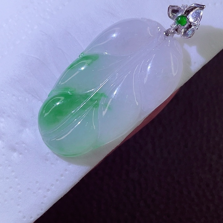 翡翠18K金镶嵌颈饰翡翠