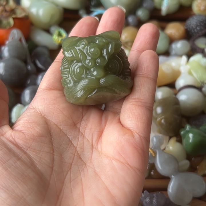 颈饰未镶嵌和田玉（糖玉）?****⭐