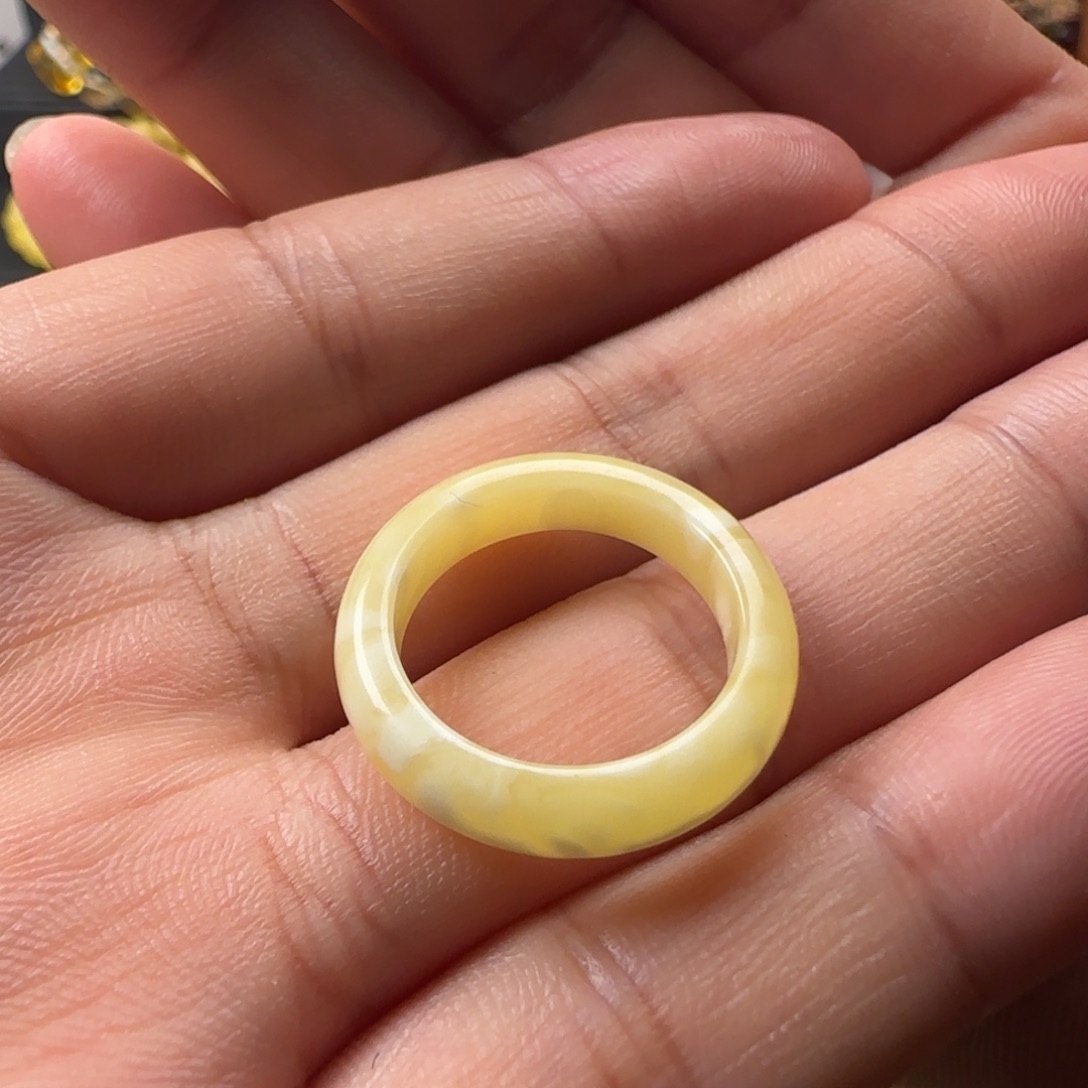 玉***鸡蜜蜡未镶嵌颈饰蜜蜡白花蜡跑环（15.3mm内径）