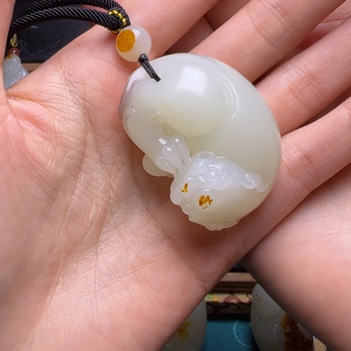 八***安和田玉未镶嵌颈饰