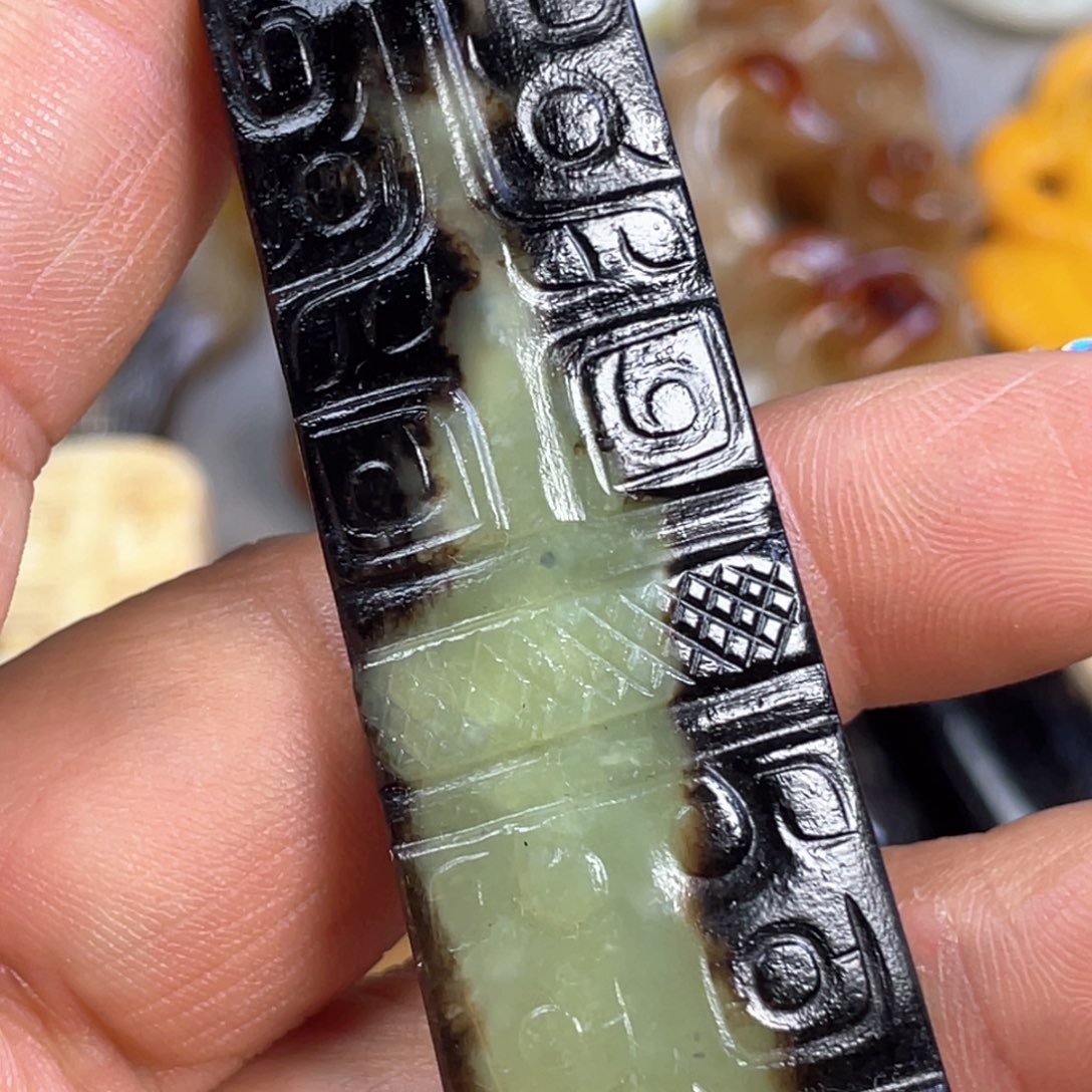 和田玉颈饰未镶嵌云***哥