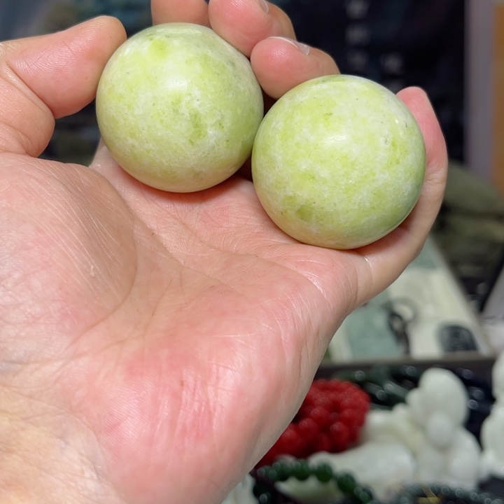 蛇纹石玉手球多样性发货未镶嵌