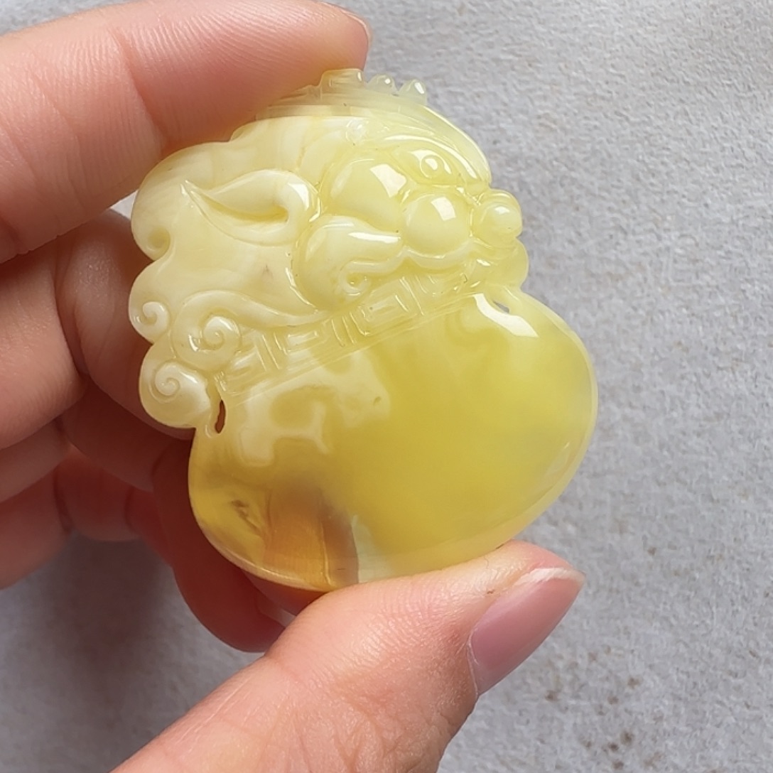 蜜蜡未镶嵌珠宝奇石