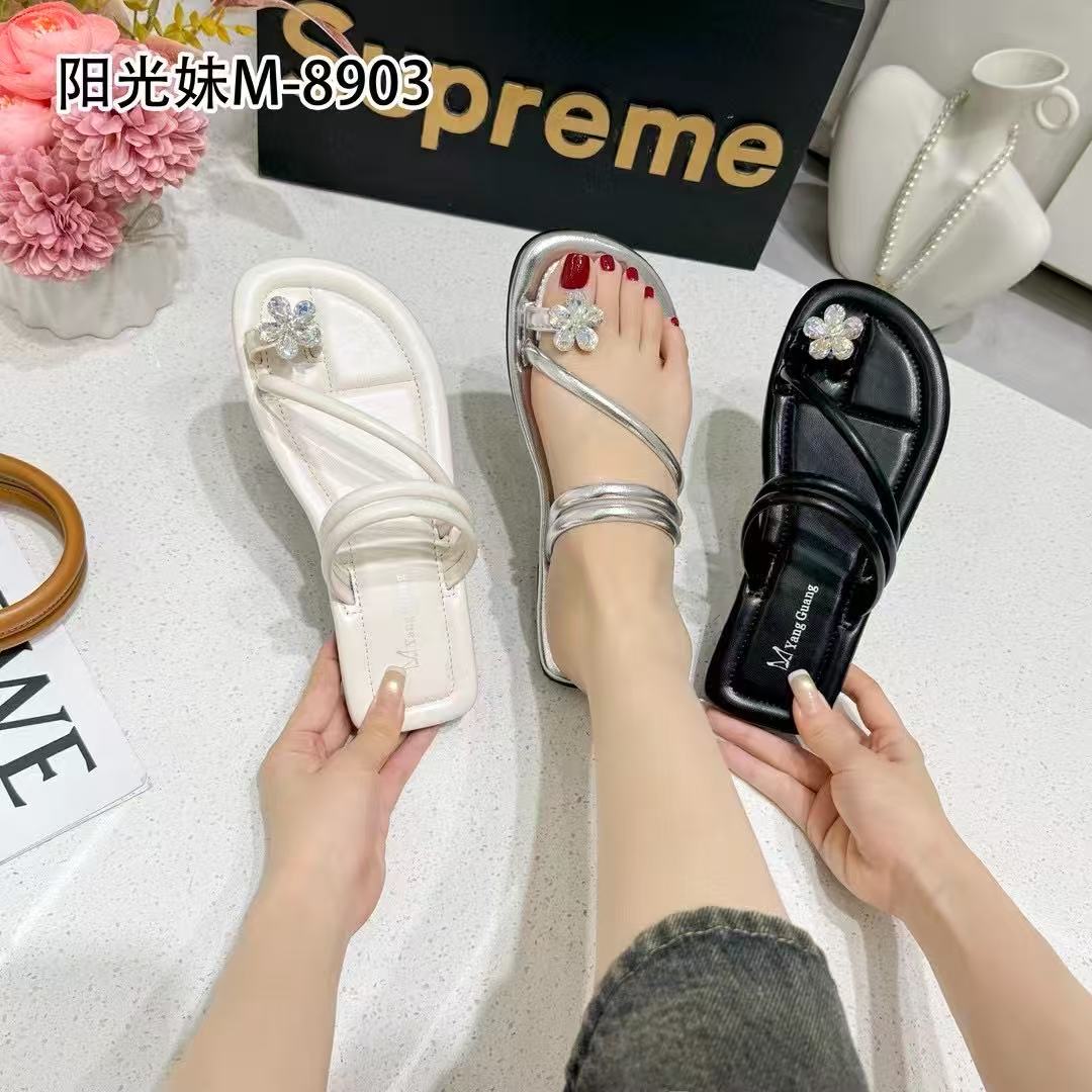 气质平底软底外穿夏季新款水钻套趾拖鞋M-8903