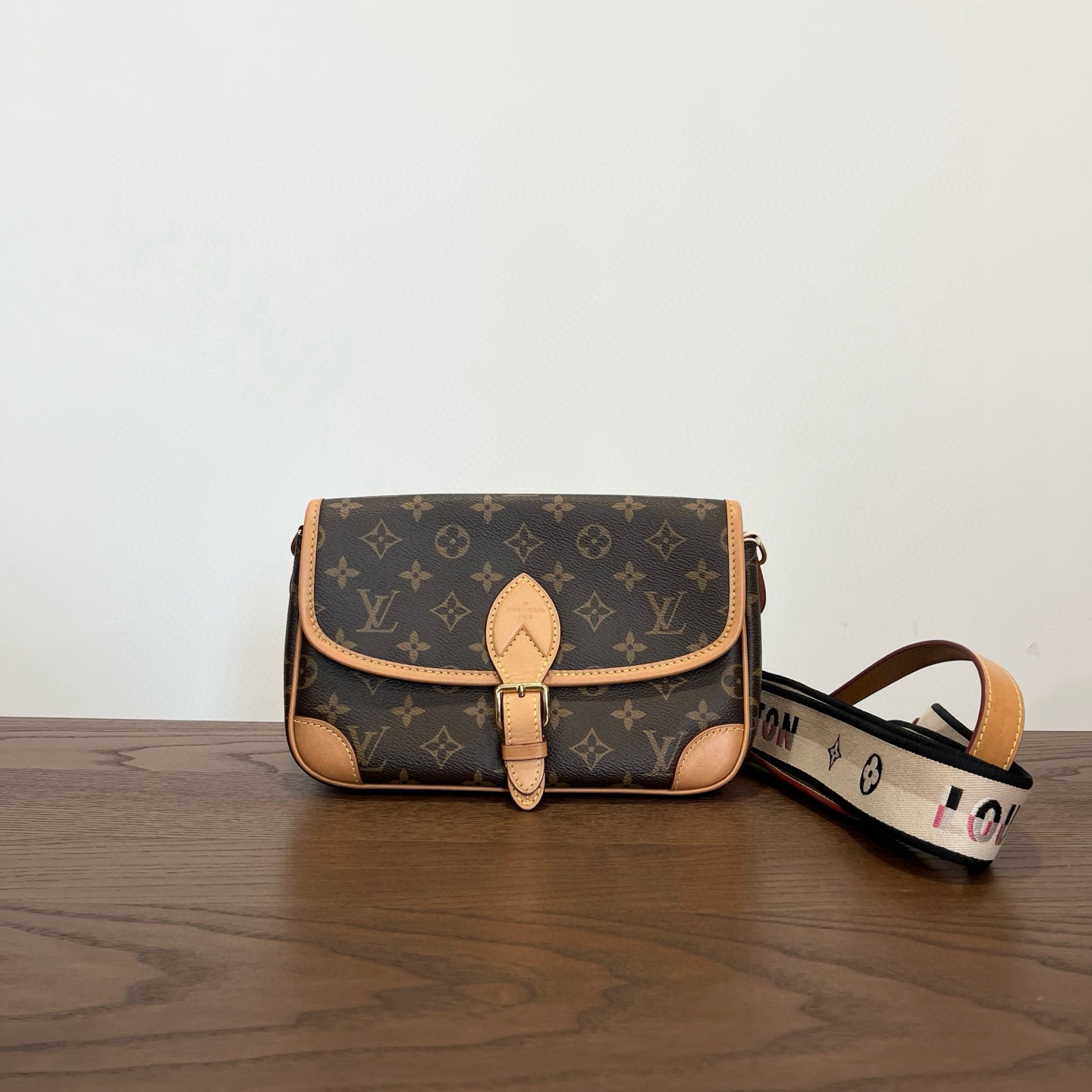 99新 LouisVuitton/路易威登 经典老花法棍单肩斜挎包 尺寸24x16