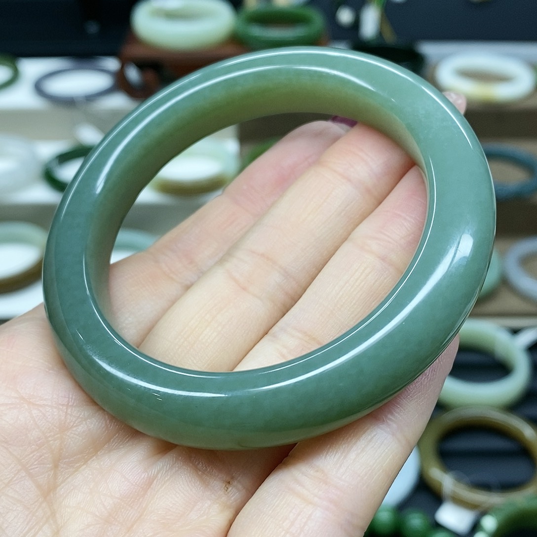 【闪购商品】和田玉手镯未镶嵌