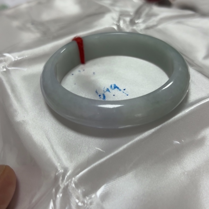 米***粒翡翠未镶嵌手镯翡翠