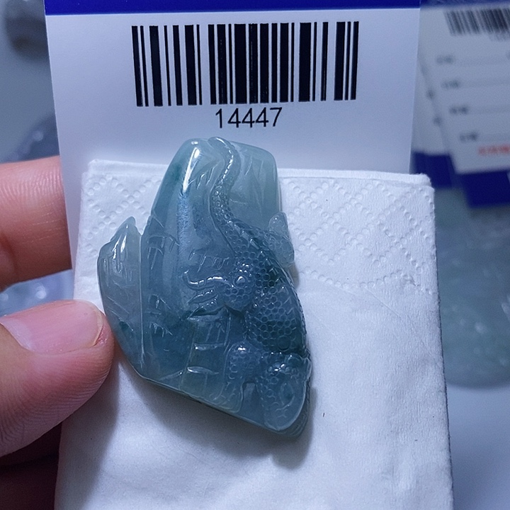 翡翠未镶嵌颈饰天光墟翡翠市场现金代购