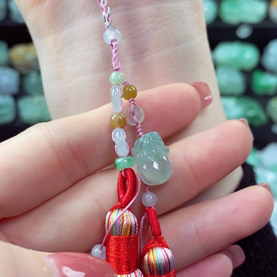 翡翠颈饰未镶嵌天然