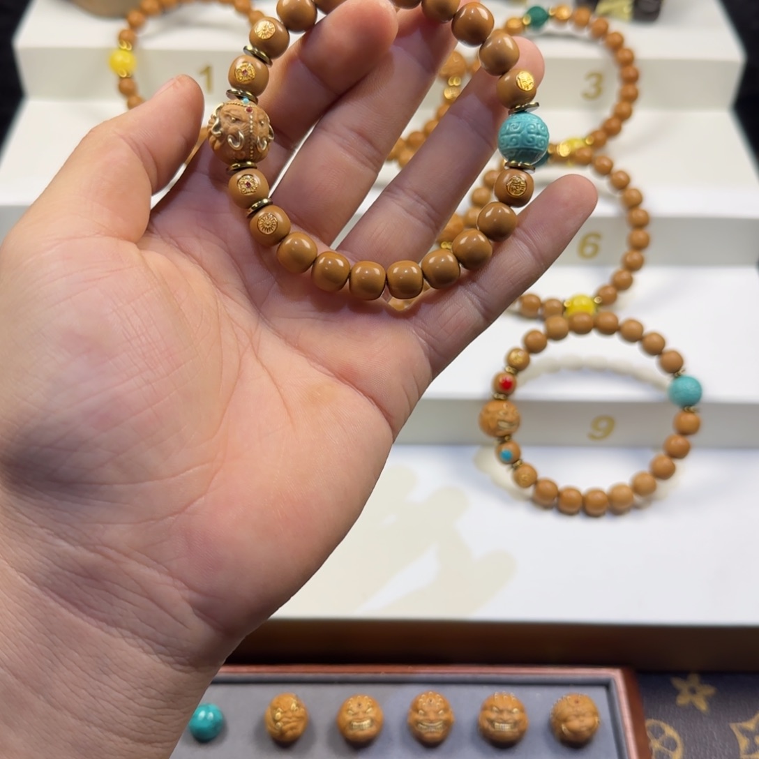 方**?无瑕疵一套包邮送合成配饰