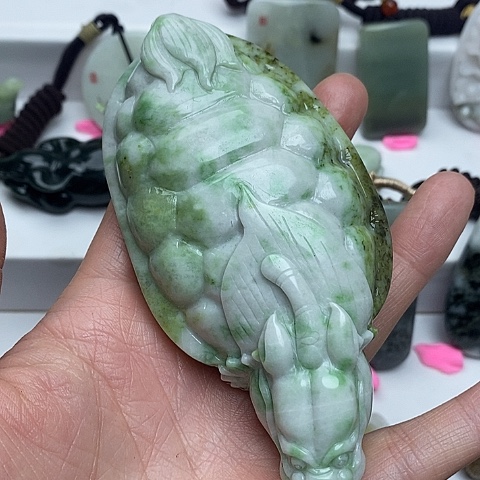 独山玉颈饰未镶嵌