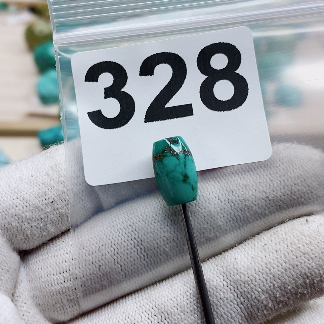 绿松石颈饰未镶嵌