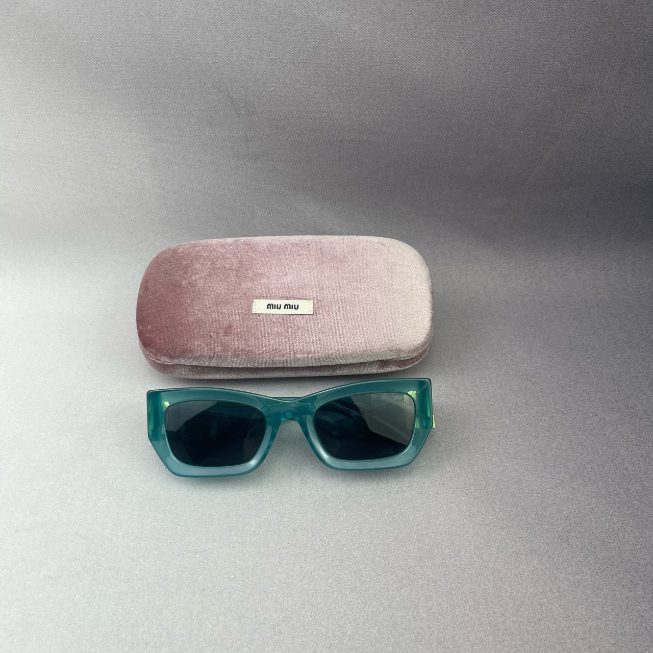 99新 MIU MIU/缪缪 4423/缪缪 镜腿Logo太阳眼镜/99新/带原盒