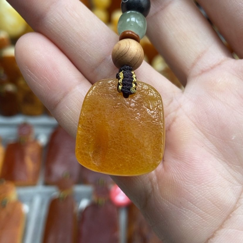 【闪购商品】琥珀颈饰未镶嵌