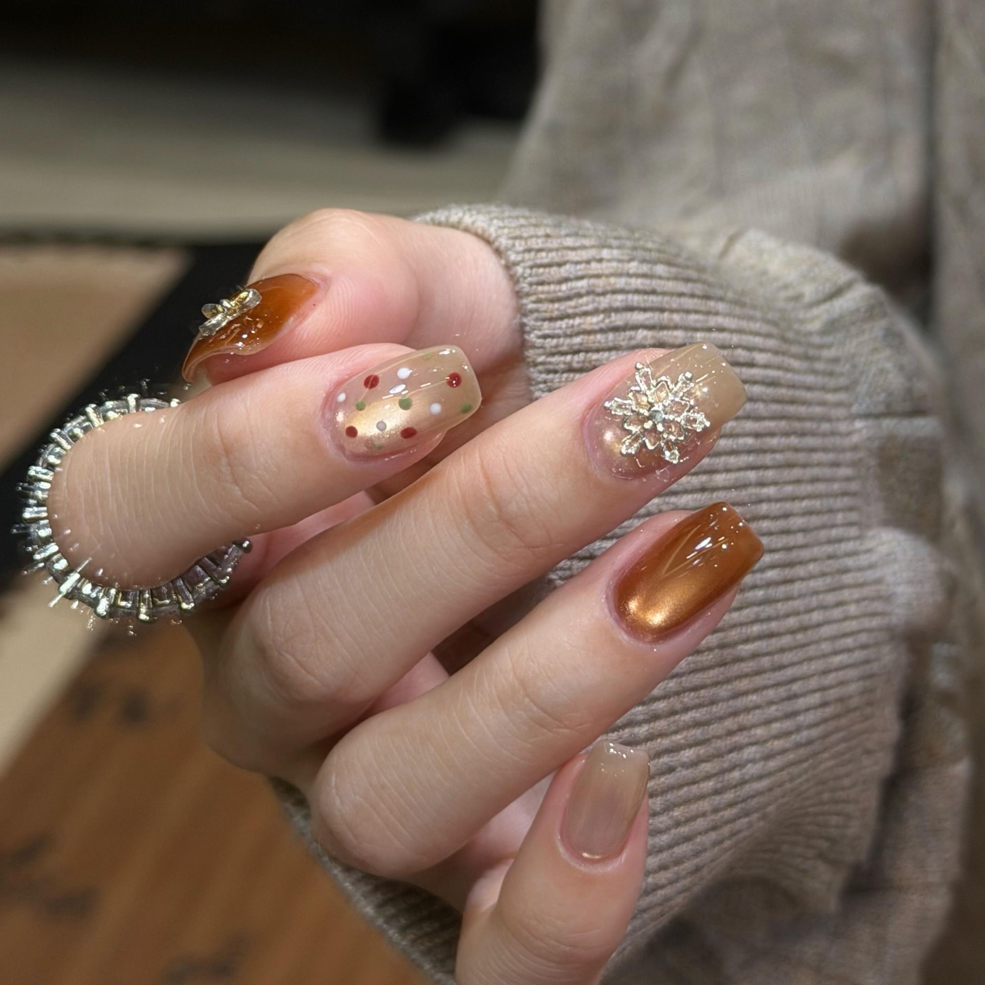 Nice SoSo【橙花遗梦】纯手工穿戴甲纯欲手绘猫眼跳色波点显白小众