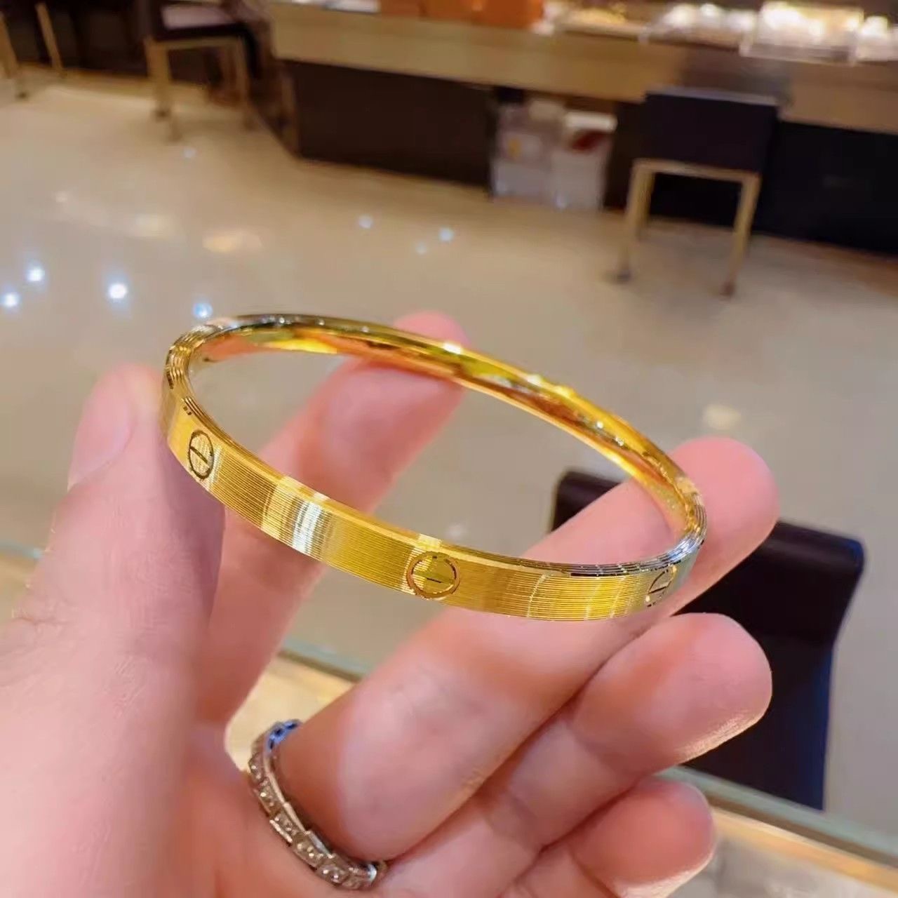 N 卡卡 卡扣4M镯N 卡卡 卡扣4M镯