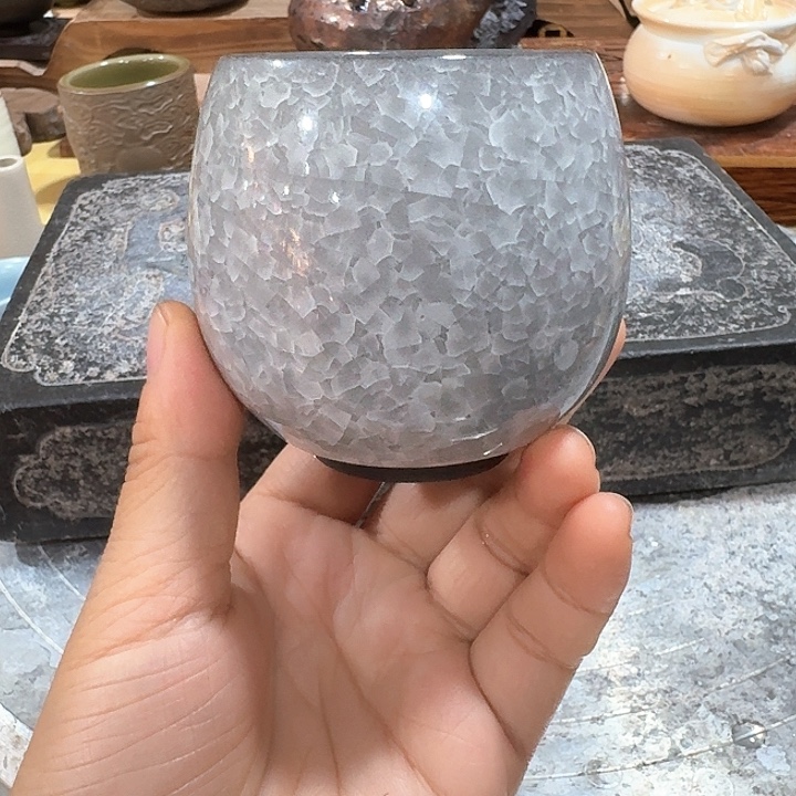 主人杯一个，瓷。。品茗瓷