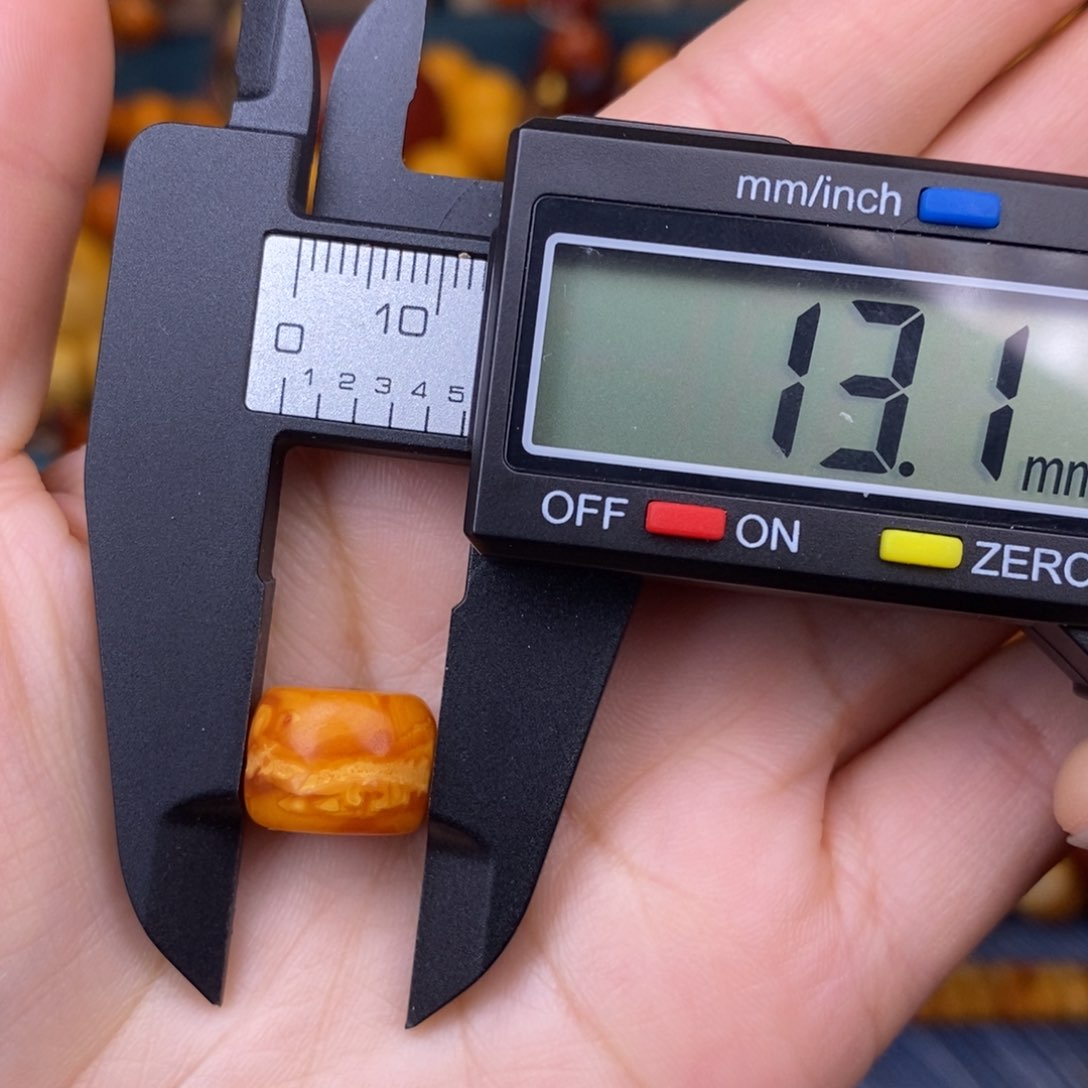 蜜蜡裸石未镶嵌蜜蜡