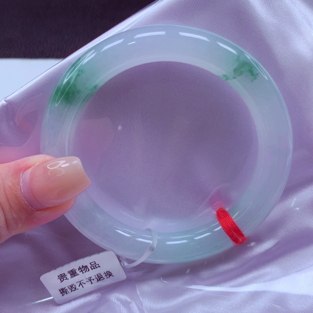 翡翠手镯未镶嵌手镯